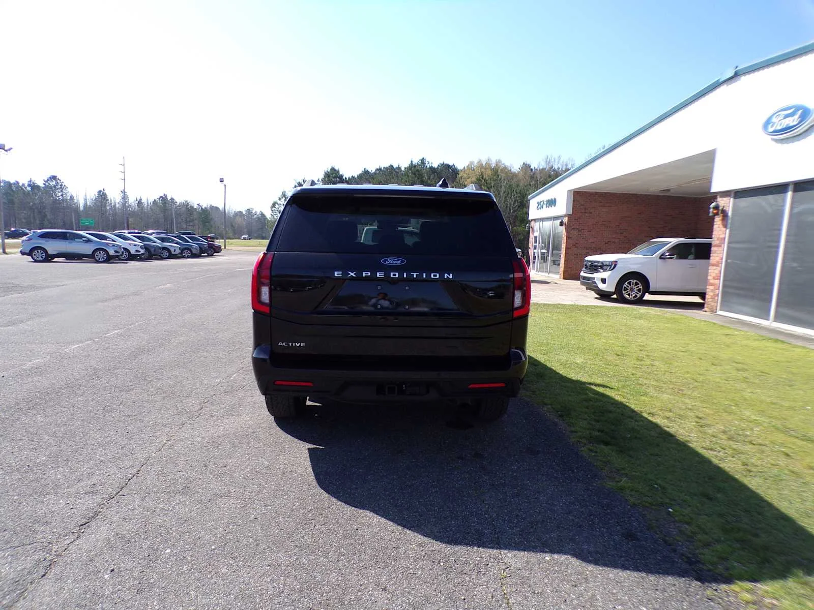 Used 2025 Agate Black Metallic Ford Active image 6