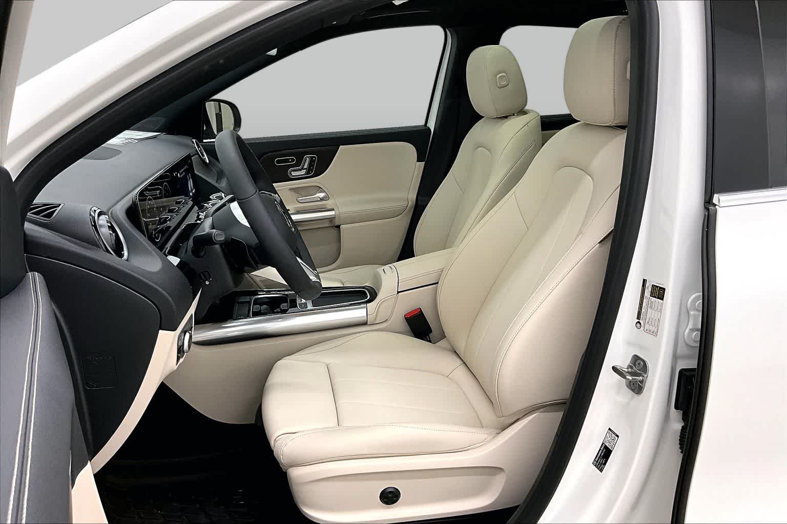 New 2026 Polar White Mercedes-Benz GLA 250 image 9