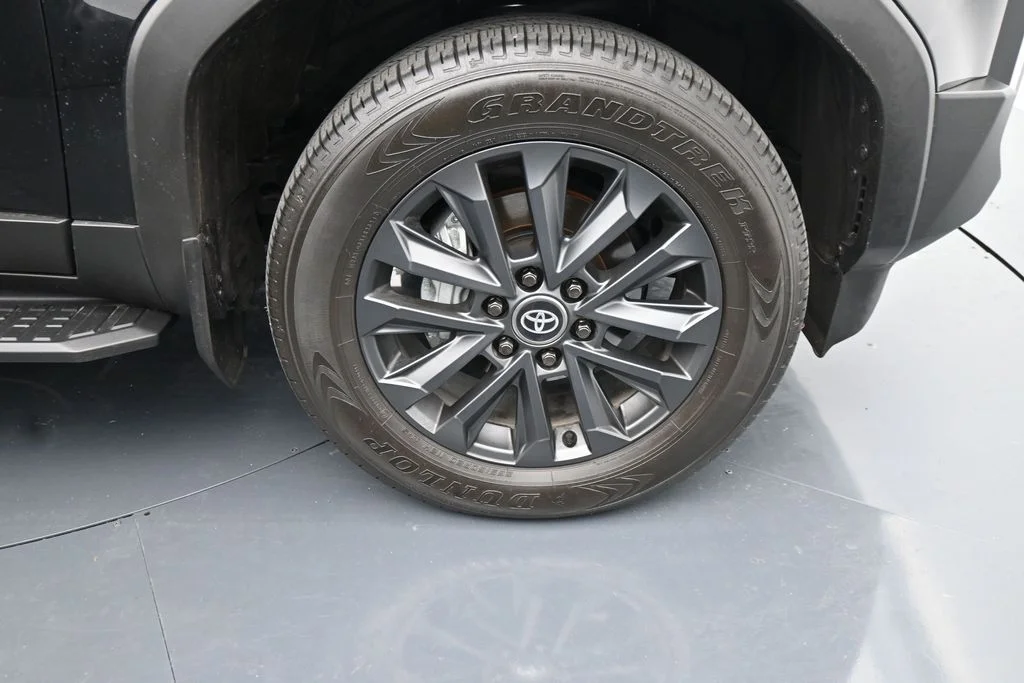 Used 2024 Black Toyota Base image 11