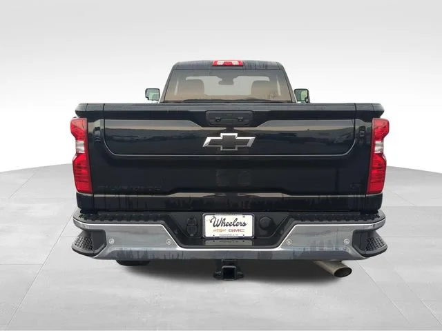 Used 2025 Black Chevrolet LT image 4