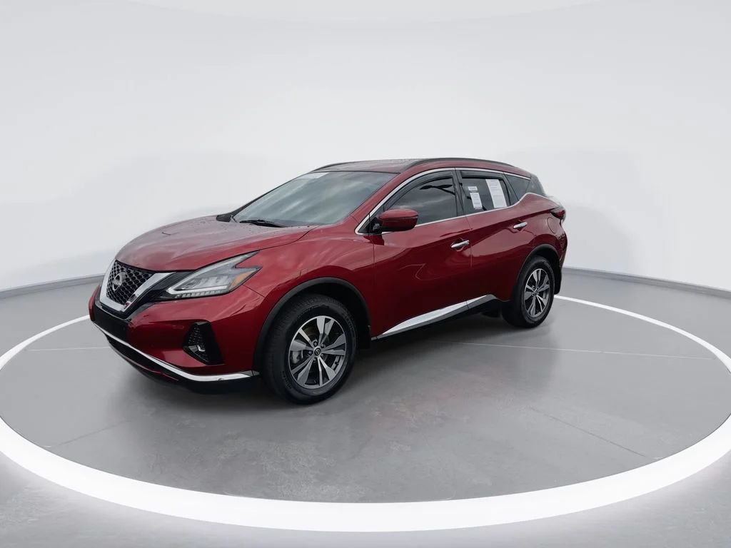 Used 2023 Red Nissan SV image 4