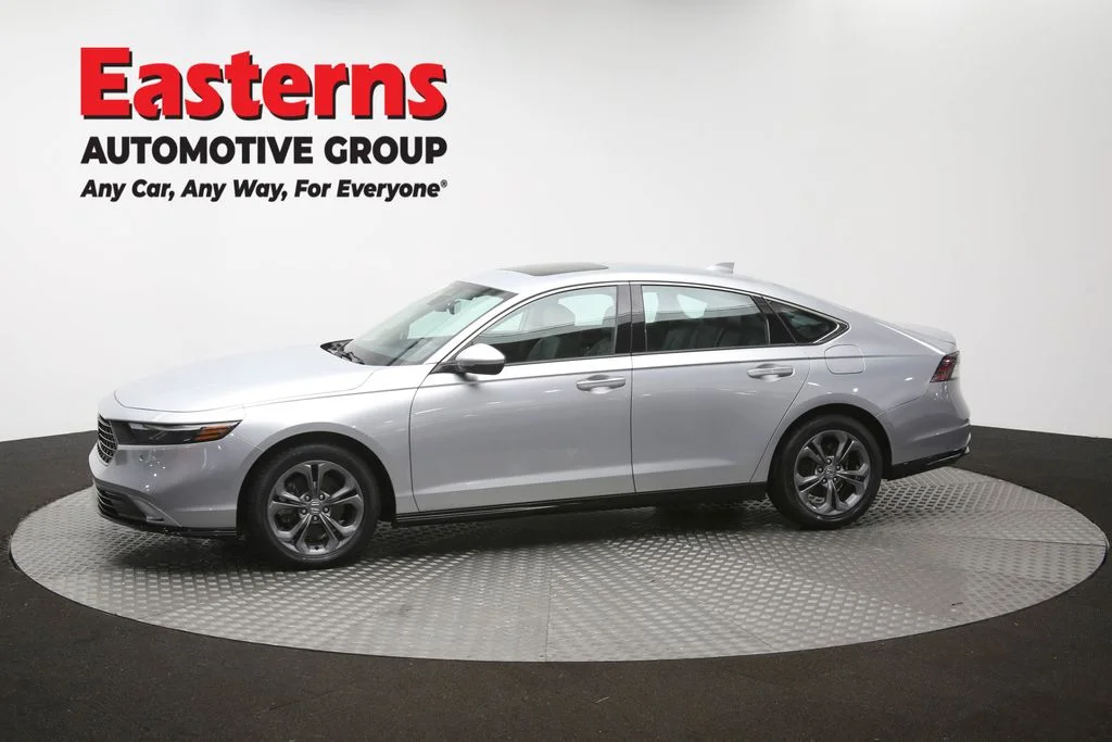 Used 2025 Silver Honda EX-L image 54