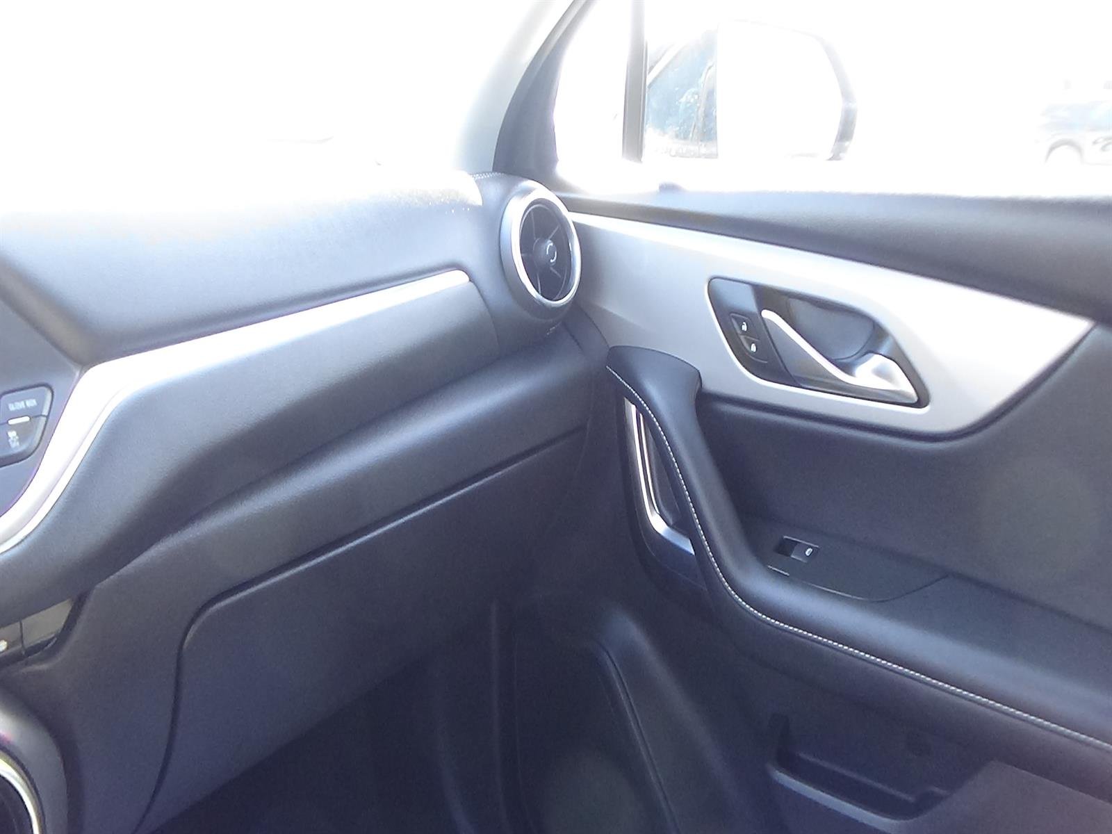 Used 2025 Black (gba) Chevrolet LT image 26