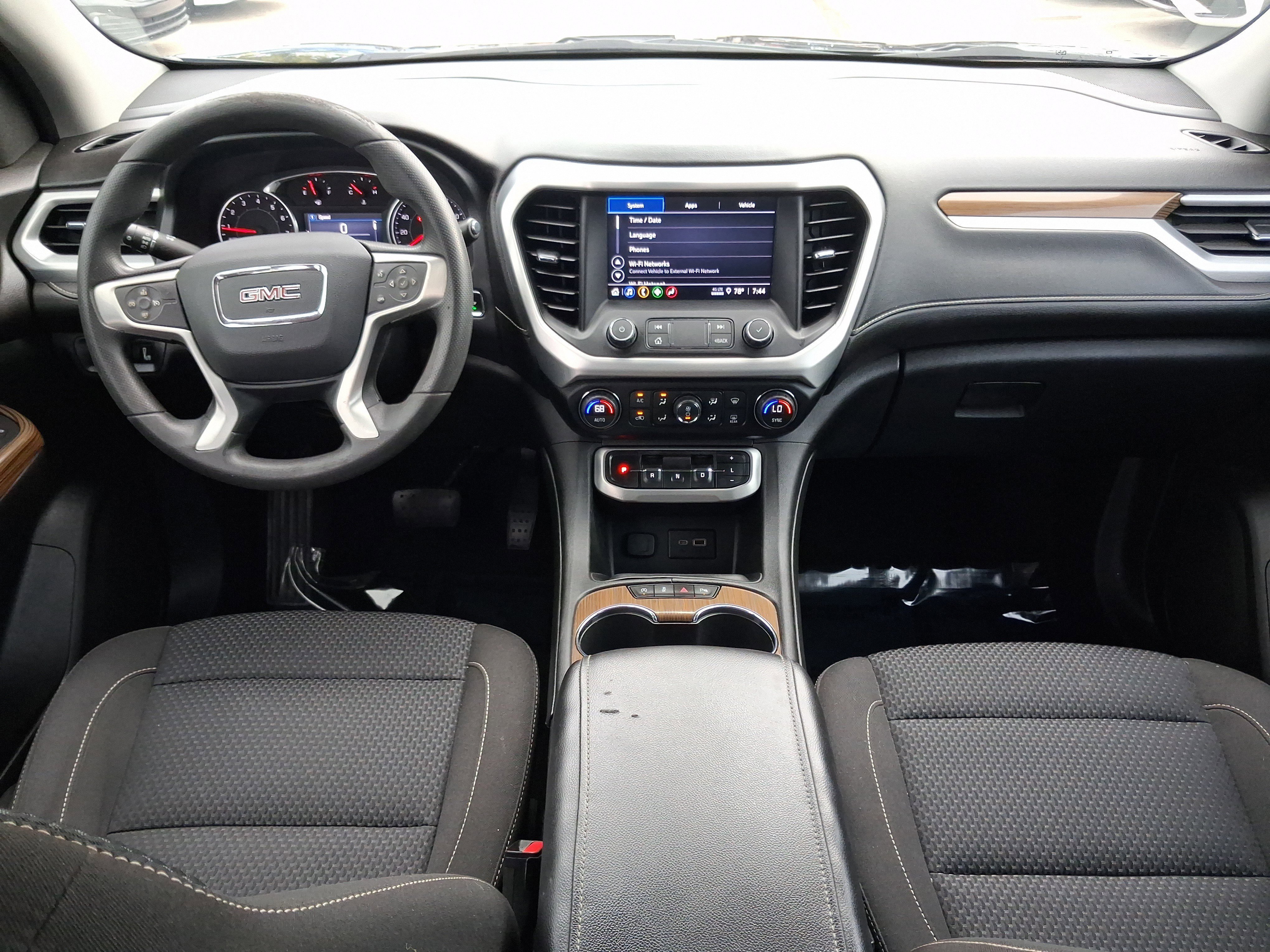 Used 2021 Black GMC SLE image 9