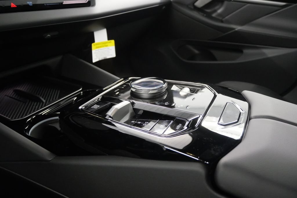 2025 BMW 5 Series 530i - Photo 25