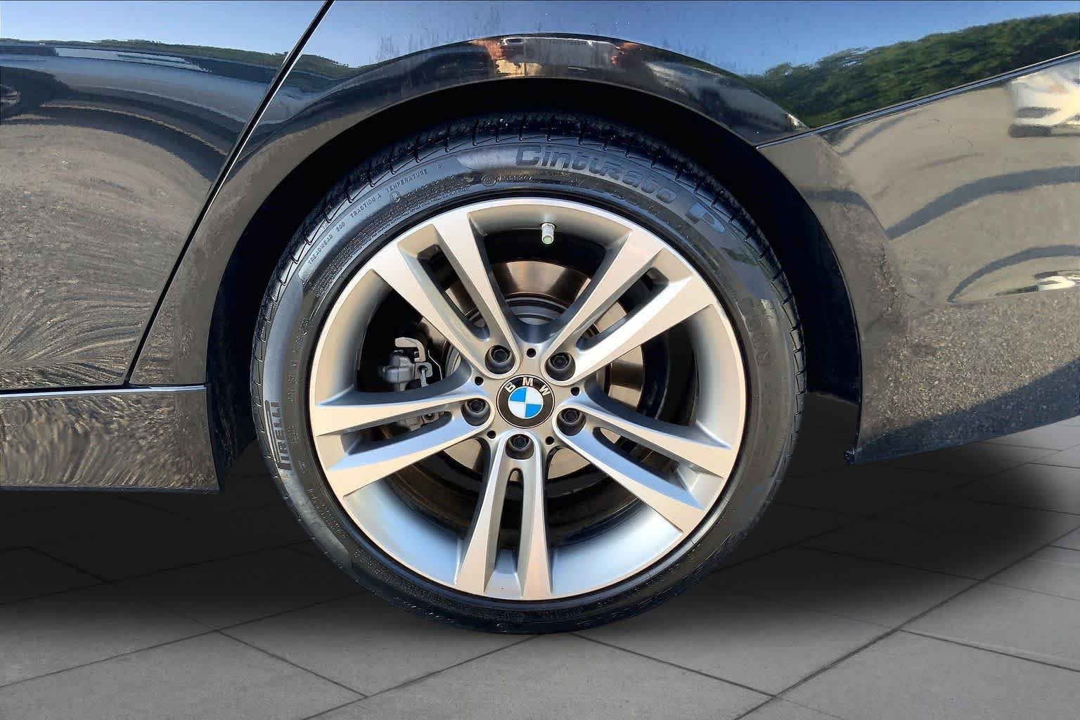 Used 2018 BLACK BMW 330i image 10