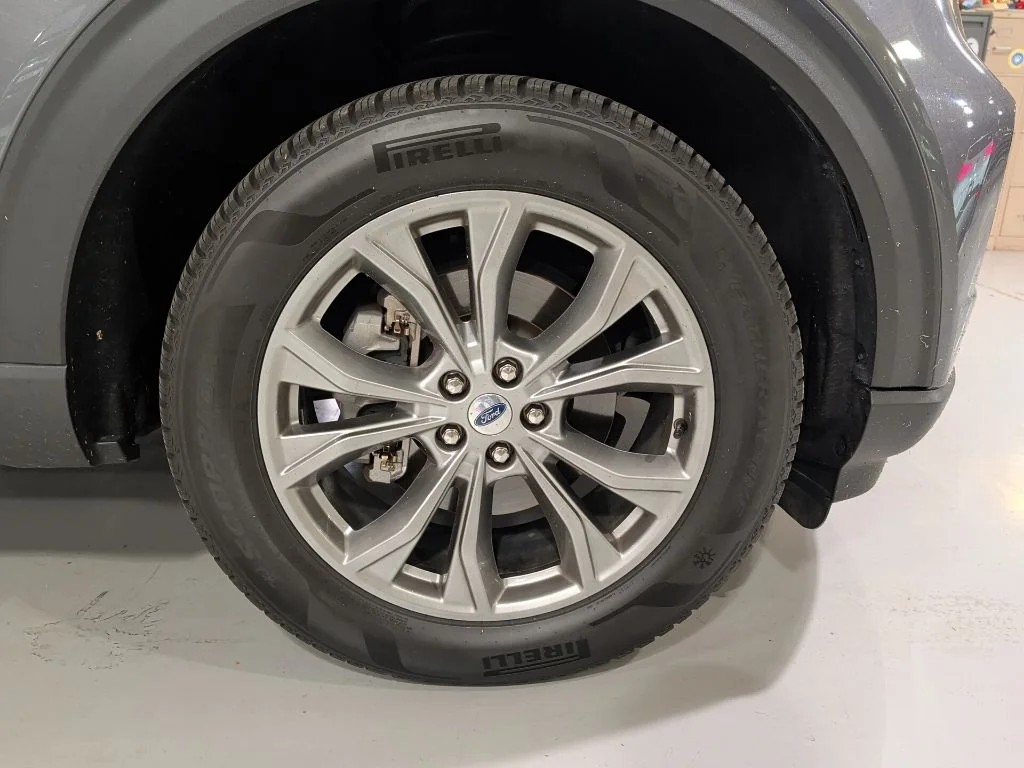 Certified Used 2023 Gray Metallic Ford XLT image 5