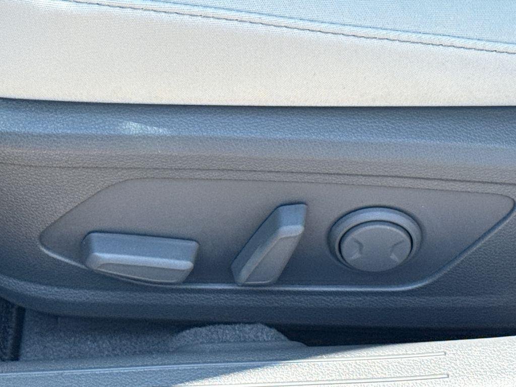 New 2026 Silver Hyundai SEL Sport image 19