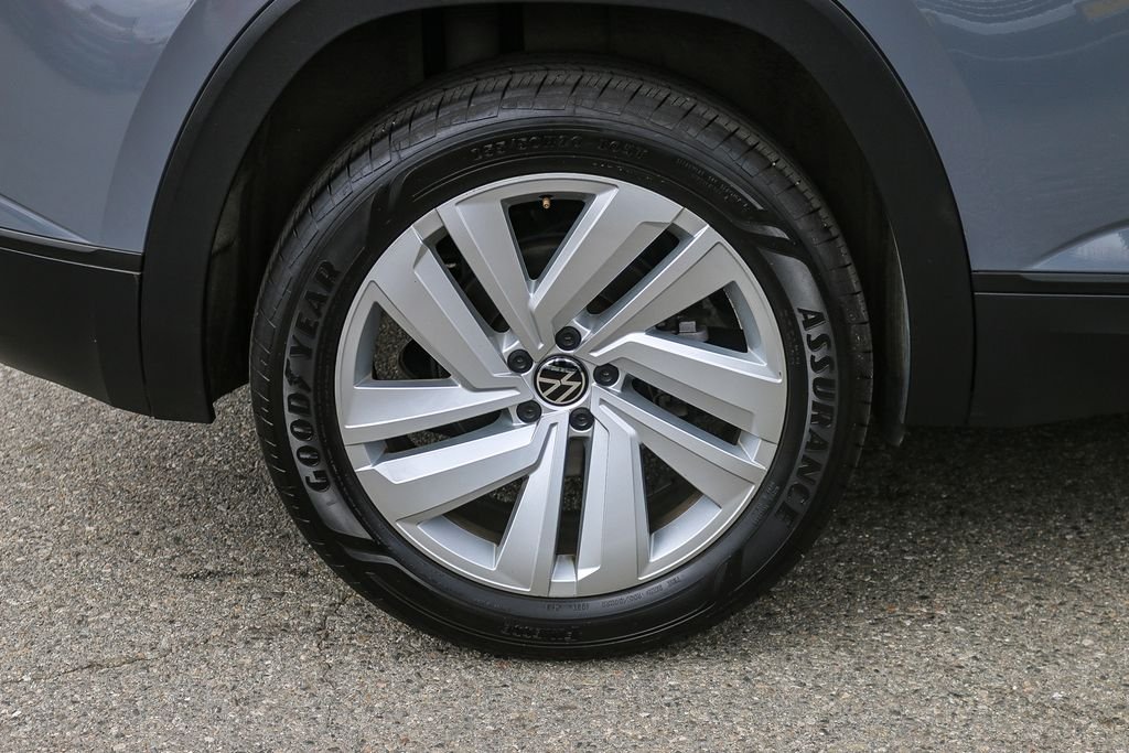 Used 2022 Gray Volkswagen 3.6L V6 SE w/Technology image 10