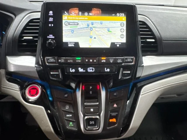 Used 2023  Honda Touring image 19