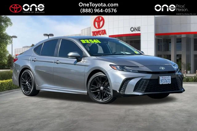 2025 Toyota Camry SE