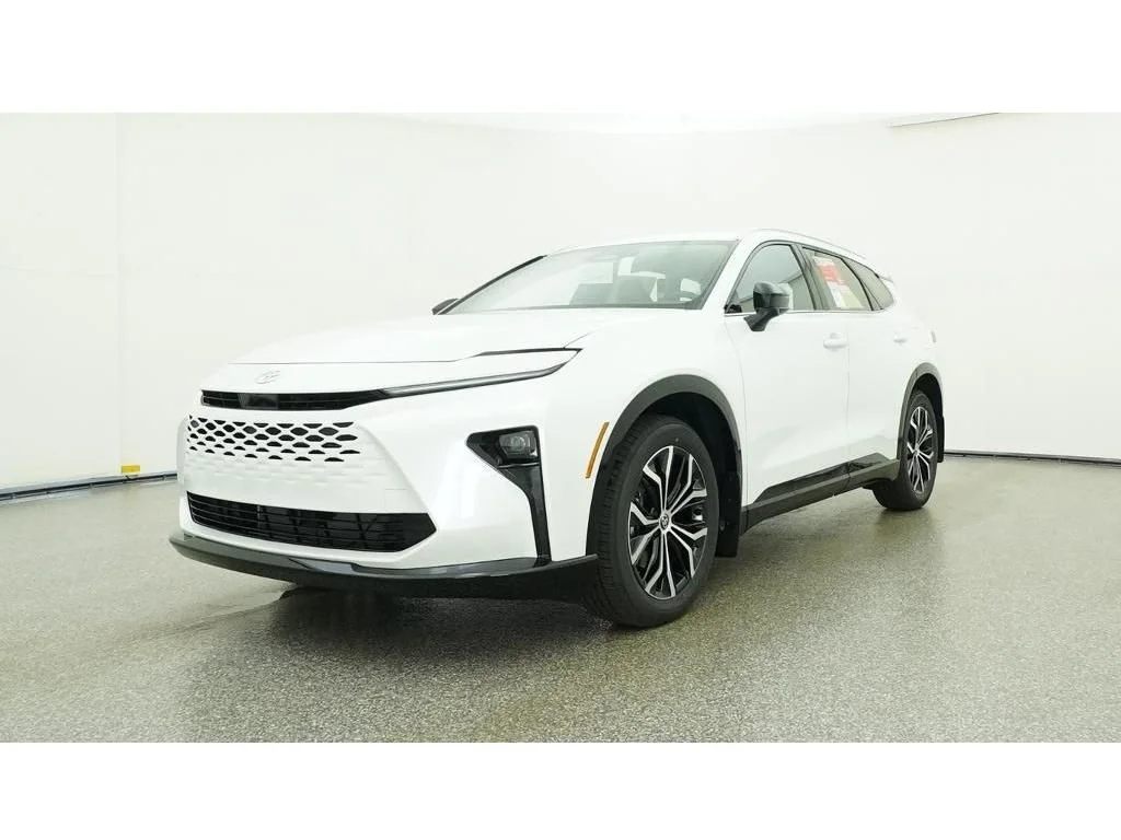 New 2026 Oxygen White Toyota XLE image 32