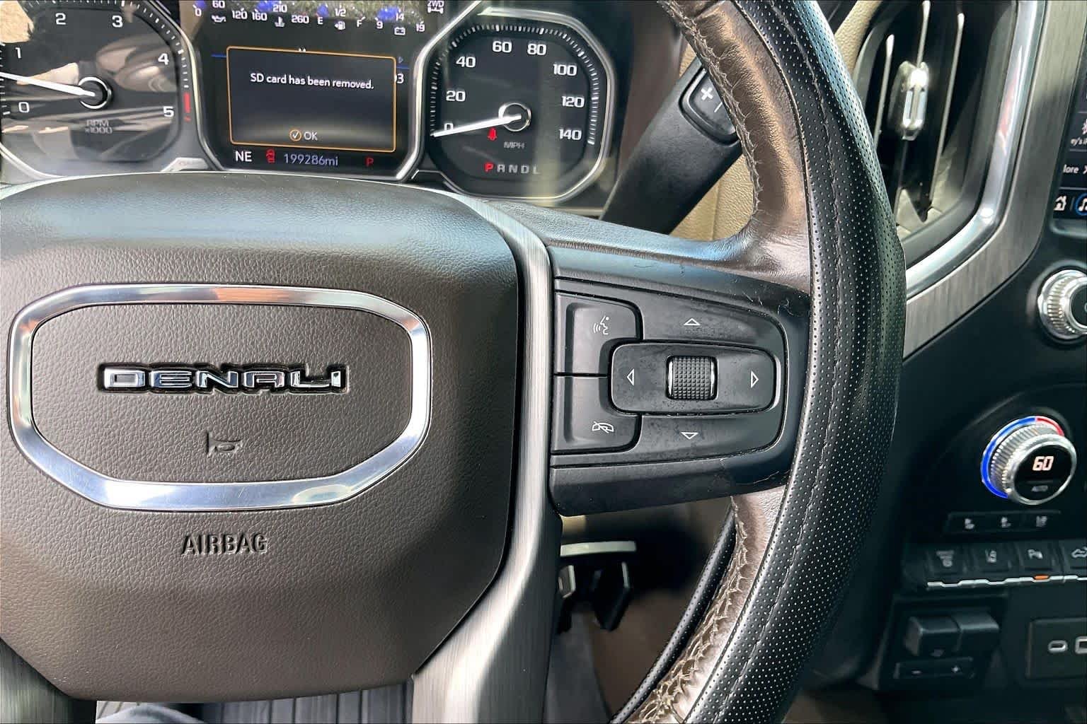 Used 2022 White Frost Tricoat GMC Denali image 24