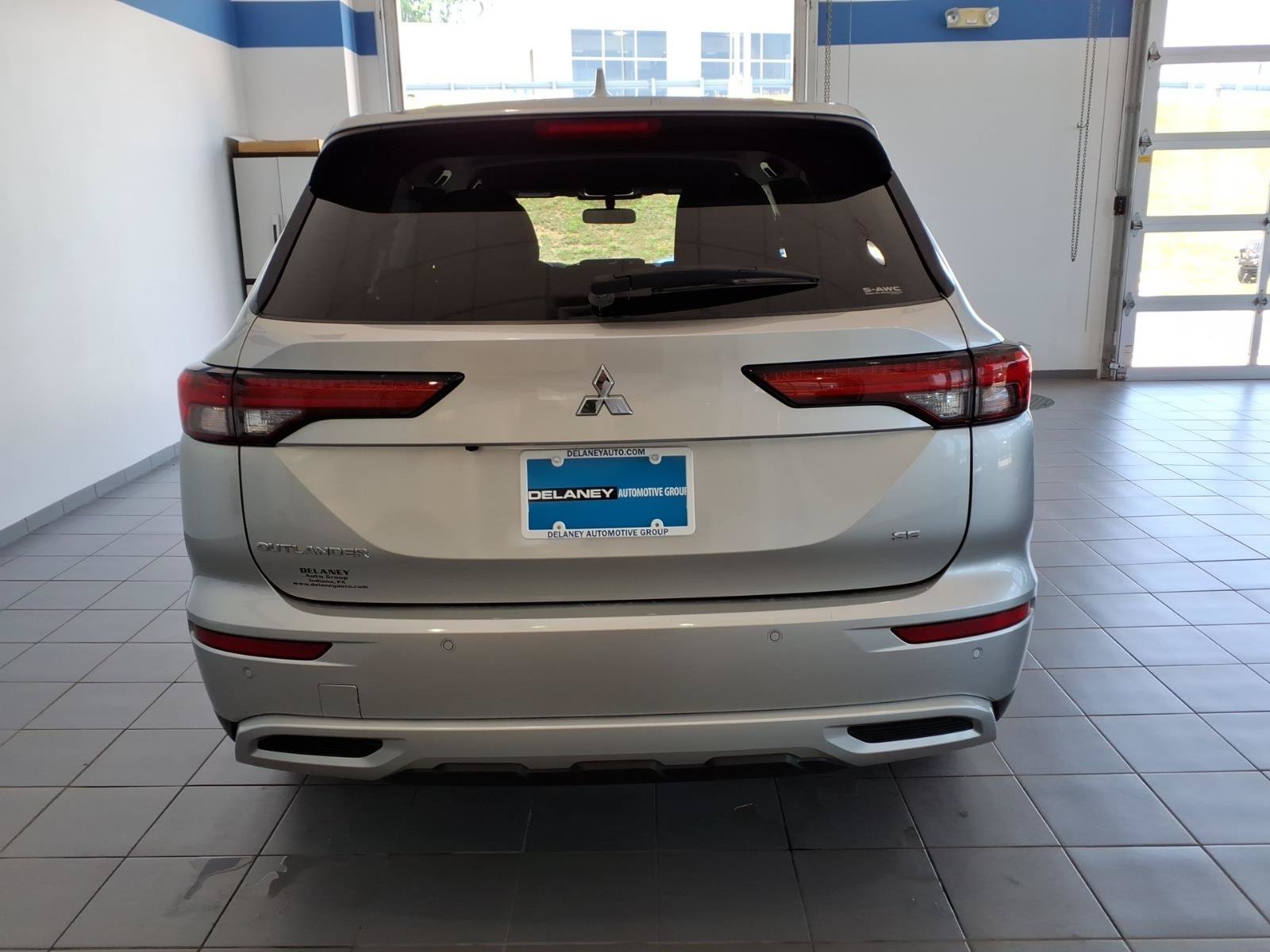 Used 2024 Alloy Silver Metallic Mitsubishi SE image 6