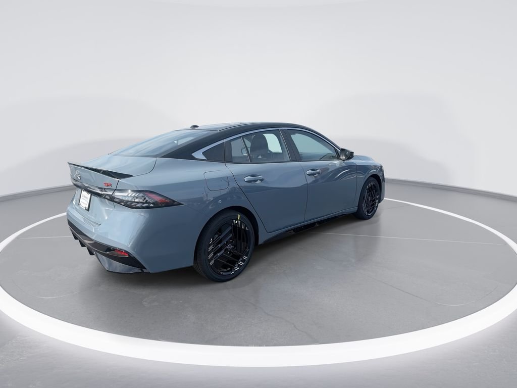 New 2026 Atlantic Gray Metallic / Super Black Two-tone Nissan SR image 8