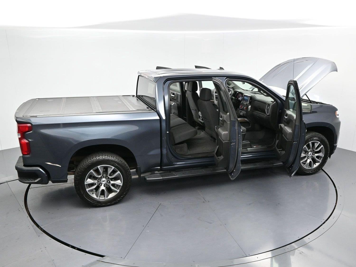 Used 2021 SHADOW GRAY METALLIC Chevrolet RST image 39