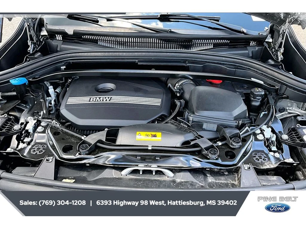 Used 2025 Space Silver Metallic BMW xDrive28i image 8