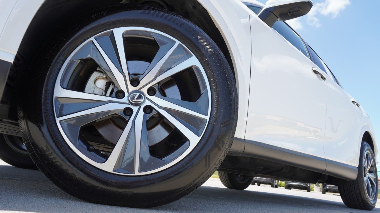 Used 2025 White Lexus RX 350 Premium image 11