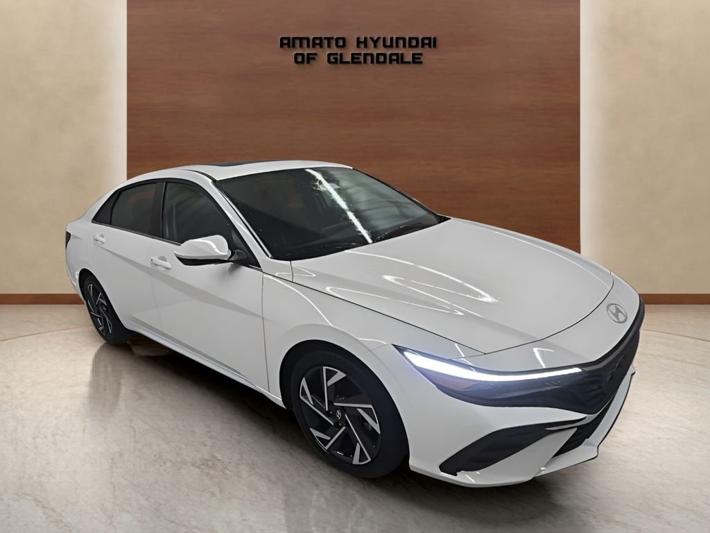Used 2025 White Hyundai SEL Convenience image 8