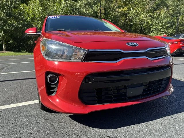 Used 2018 Red Kia EX image 11