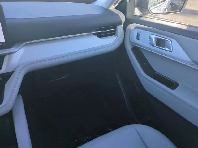 2026 Ford Explorer Active - Photo 17