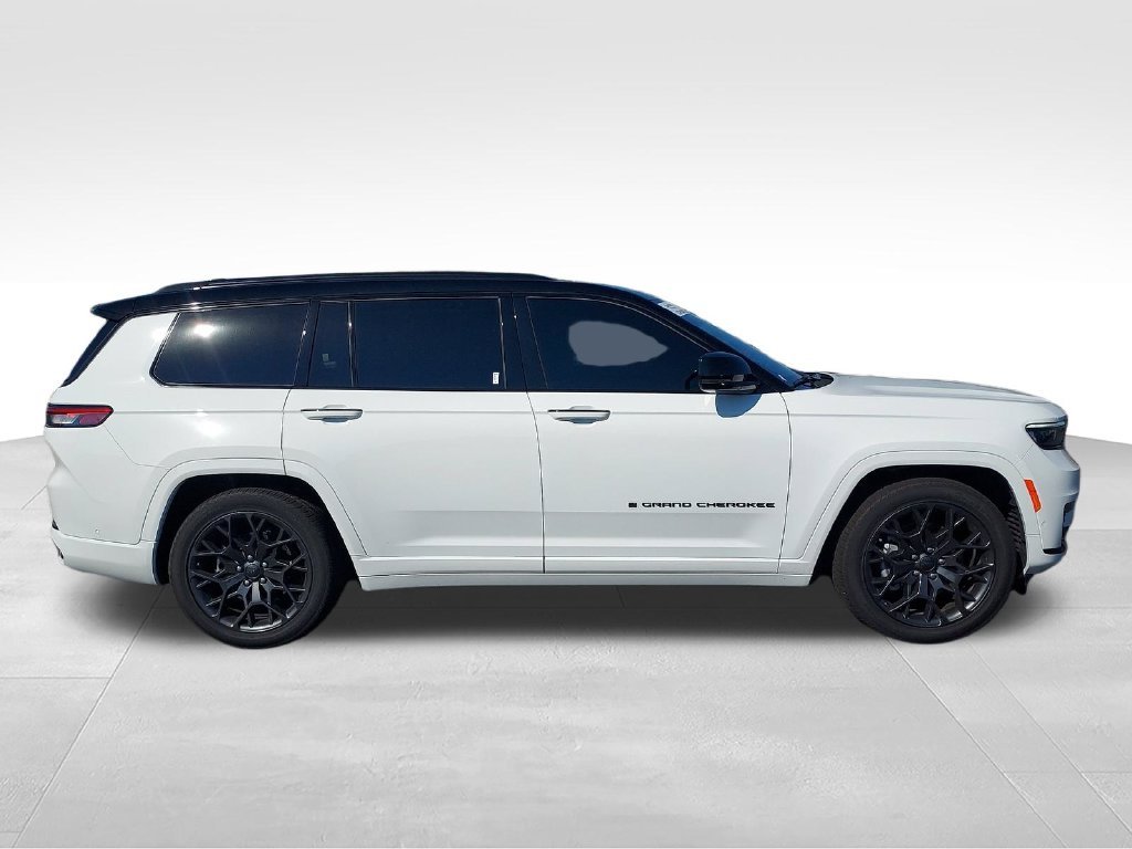 Used 2025 White Jeep Summit image 6