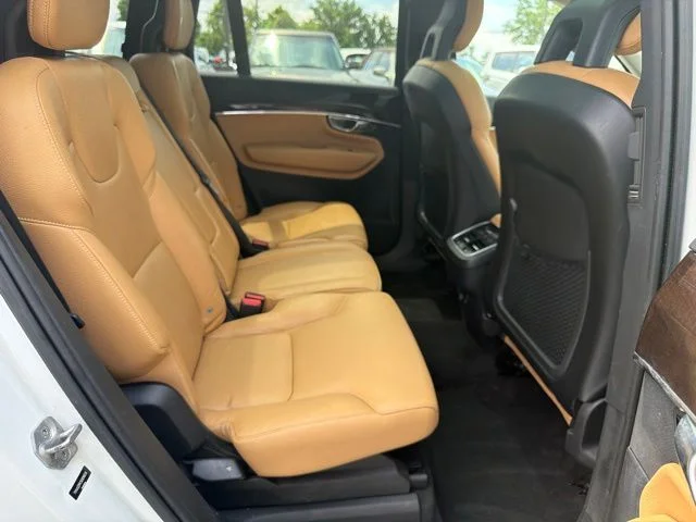 Used 2016 White Volvo T6 Momentum image 29