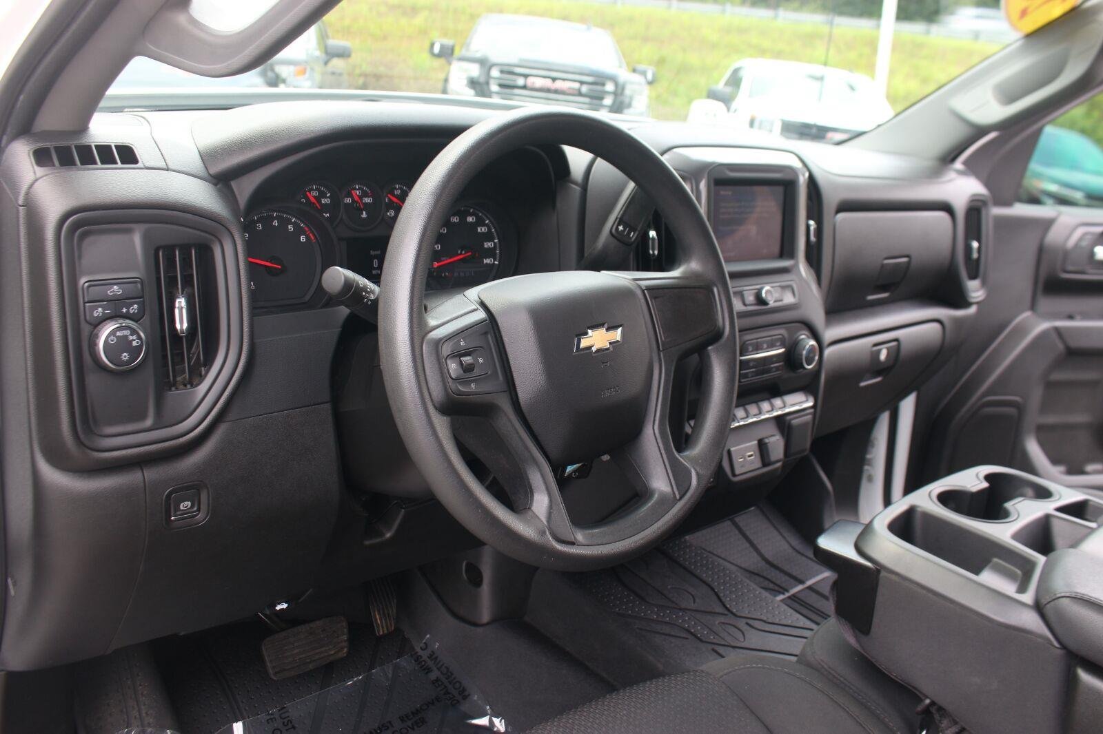 Used 2022 Summit White Chevrolet Custom image 18