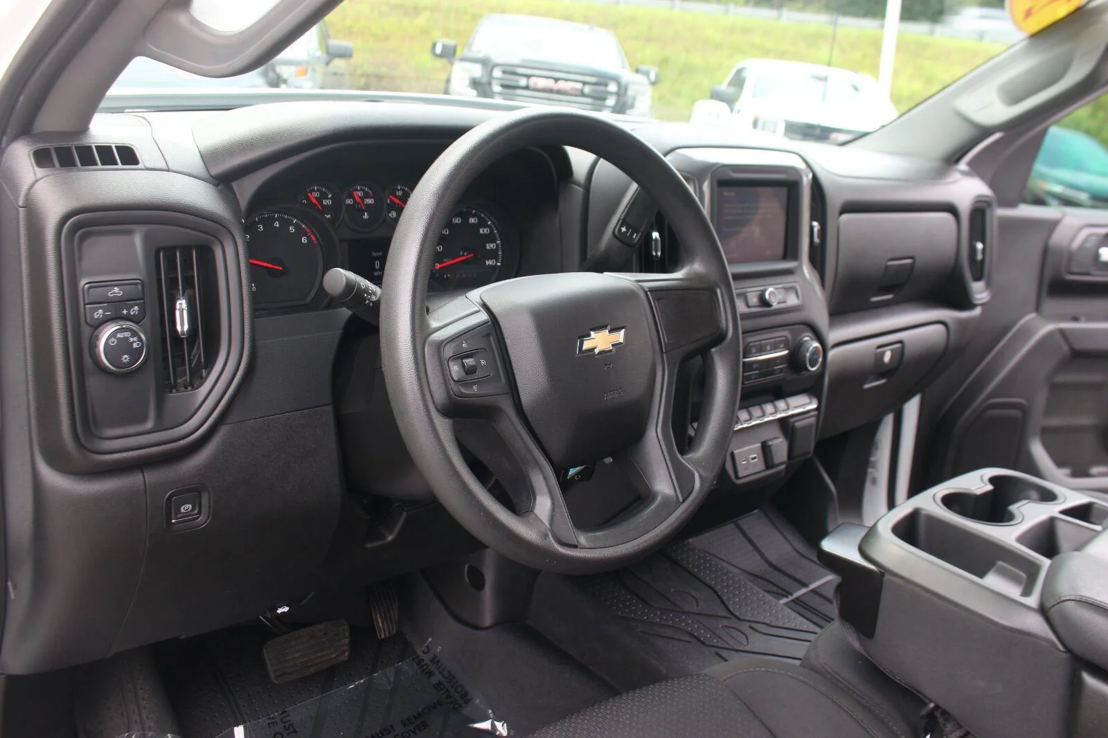 Used 2022 Summit White Chevrolet Custom image 18