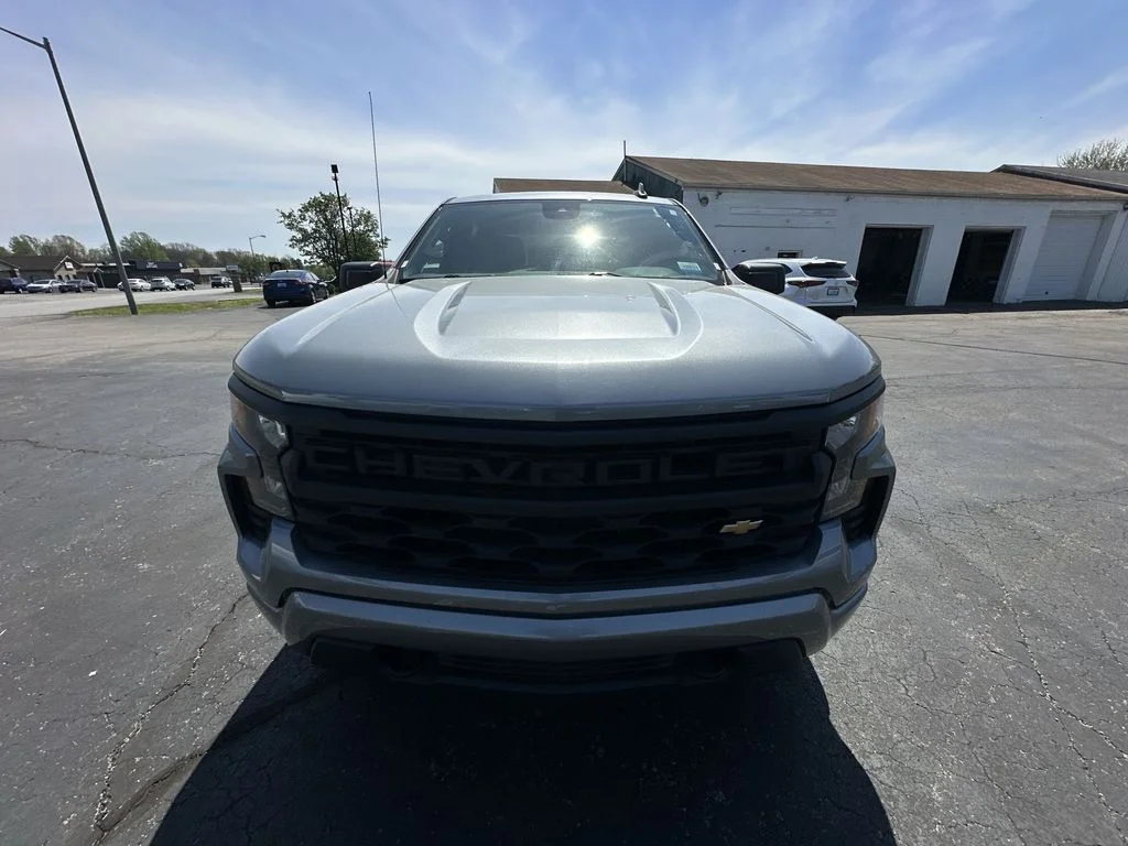 Used 2024 Gray Chevrolet Custom image 22