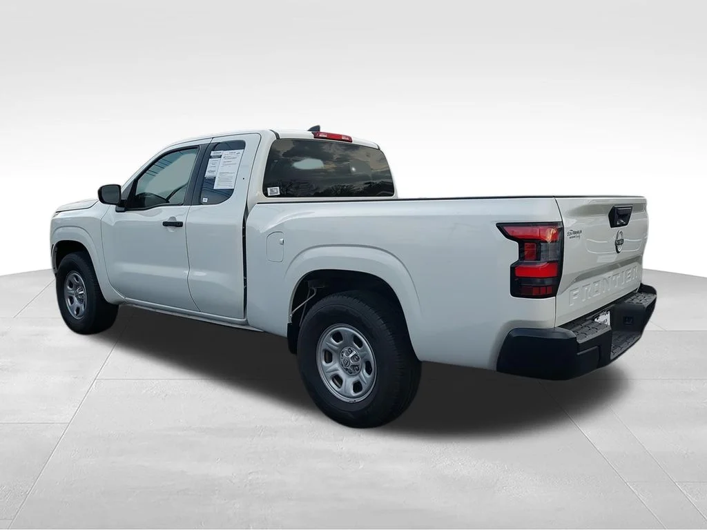 Used 2024 White Nissan S image 7