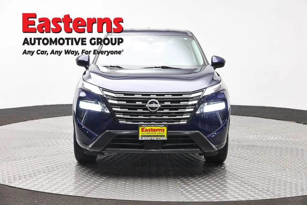 Used 2024 Blue Nissan SV image 2