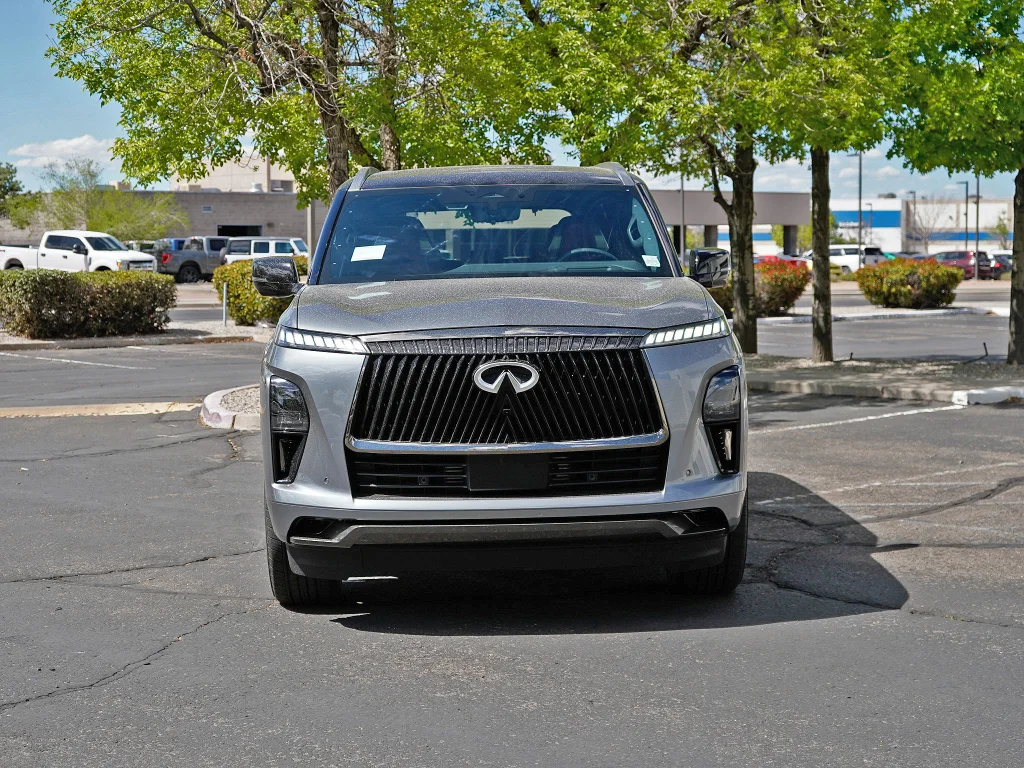 Used 2026 Dynamic Metal/Black Obsidian INFINITI AUTOGRAPH image 22