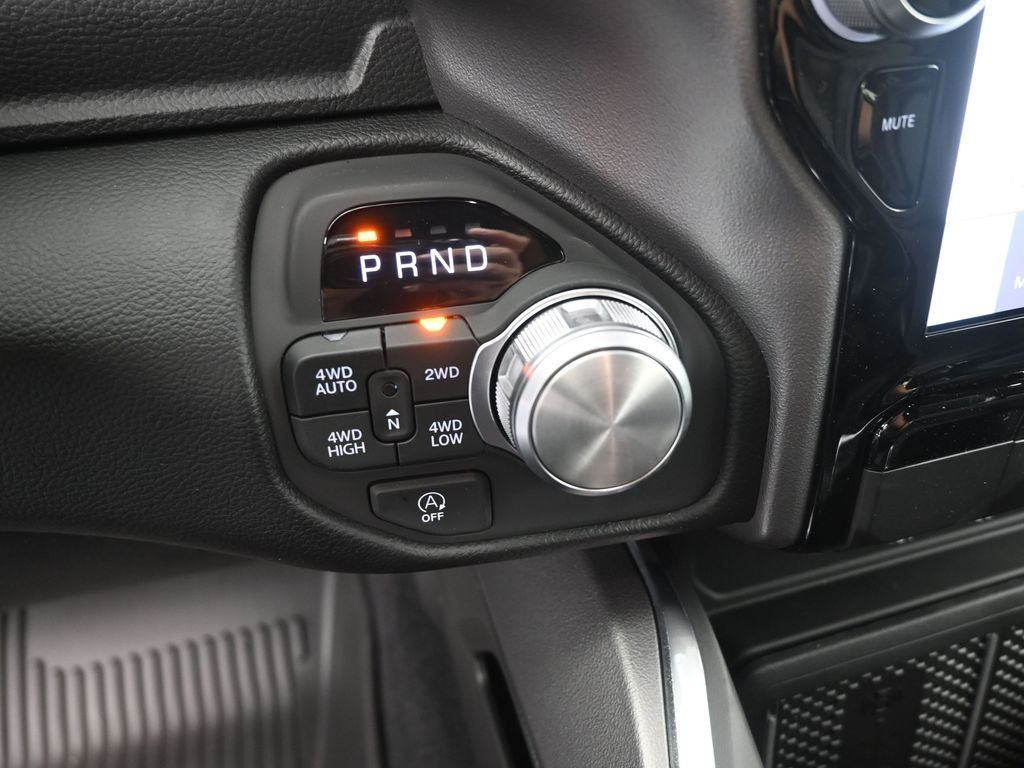 New 2026 Ivory White Tri-Coat Pearl-Coat Exterior Paint RAM Laramie image 7