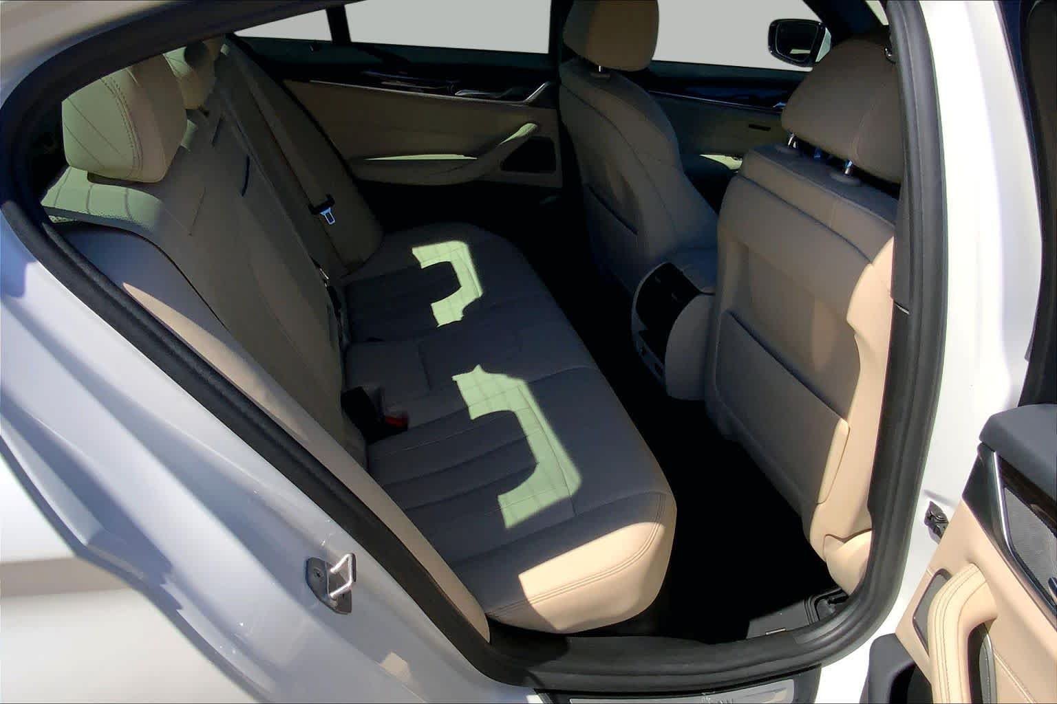 Used 2022 Mineral White Metallic BMW 540i image 20
