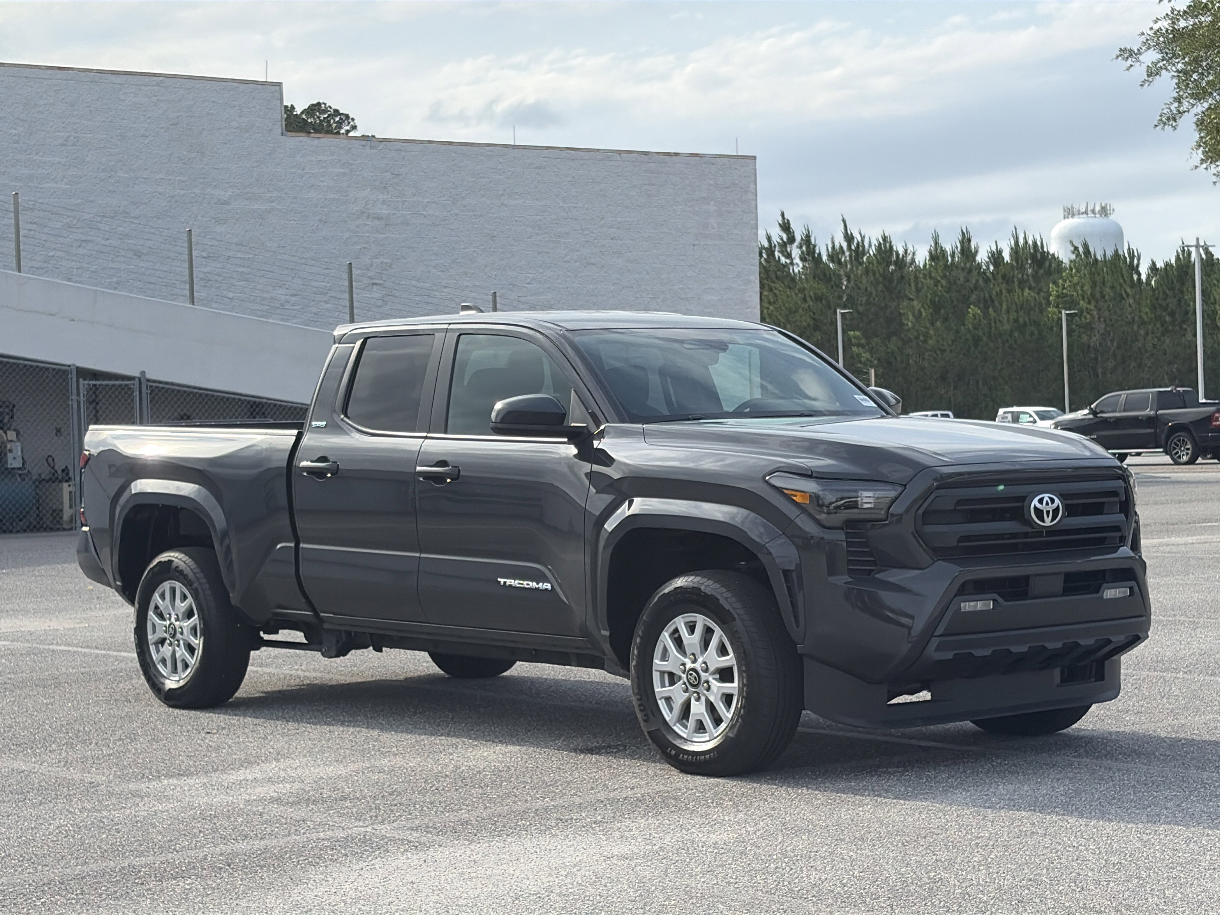 2025 Toyota Tacoma SR5 - Photo 32