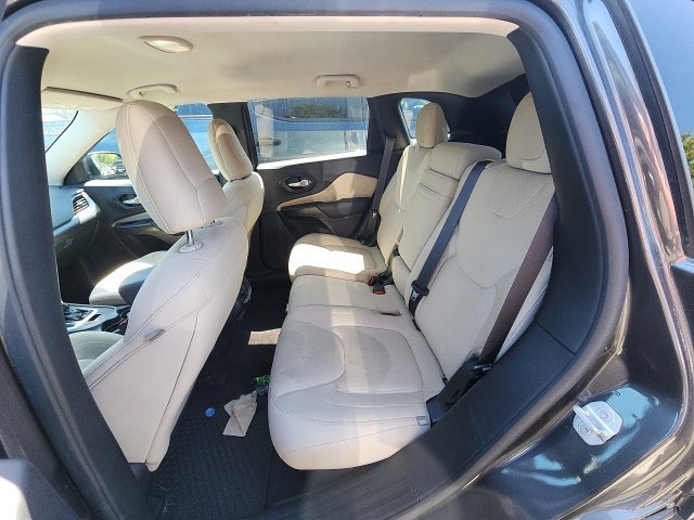 Used 2016 Gray Jeep Latitude image 15
