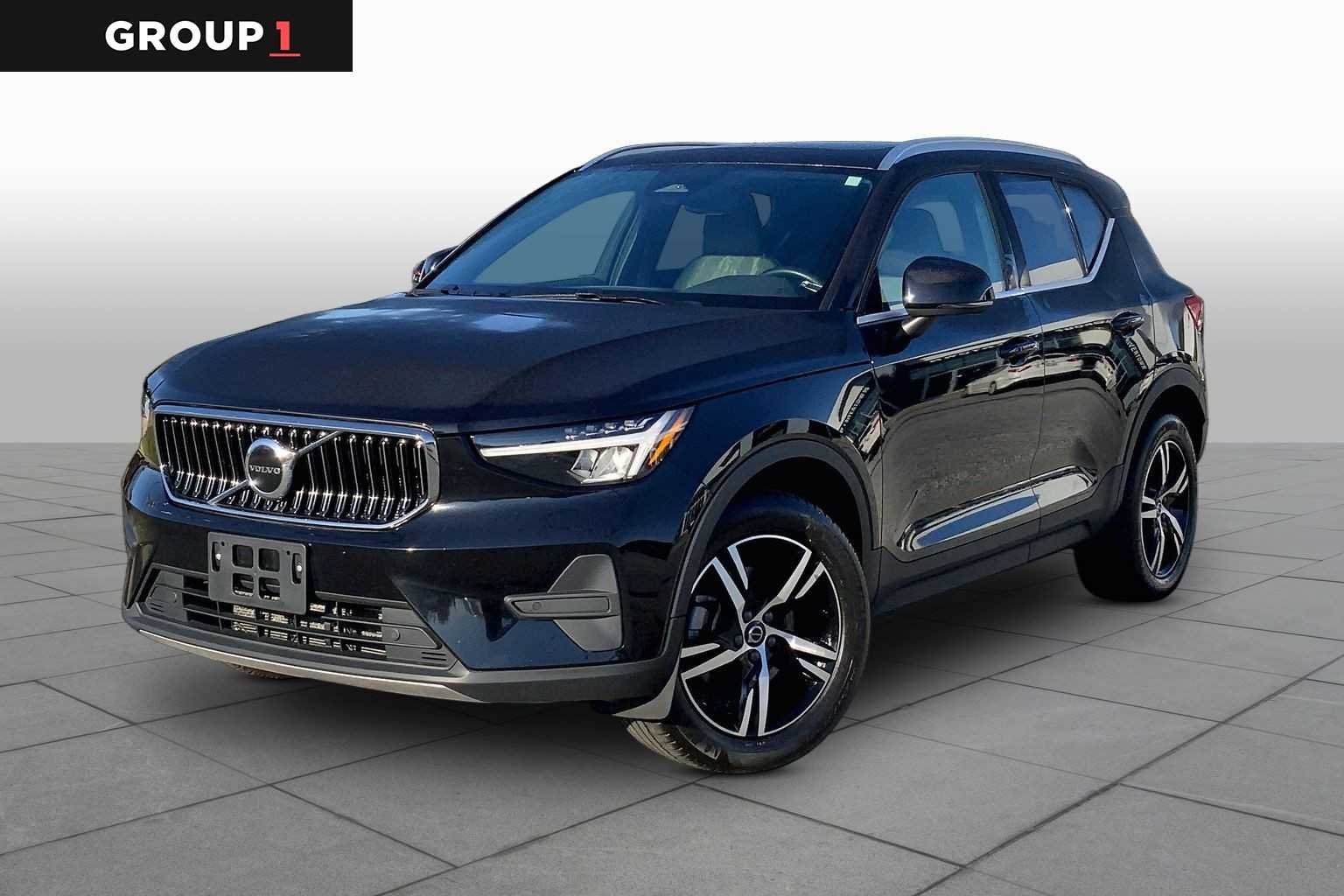 Onyx Black Metallic 2024 Volvo XC40 B5 Core Bright Theme AWD SUV / Crossover All-Wheel Drive 8-Speed Automatic