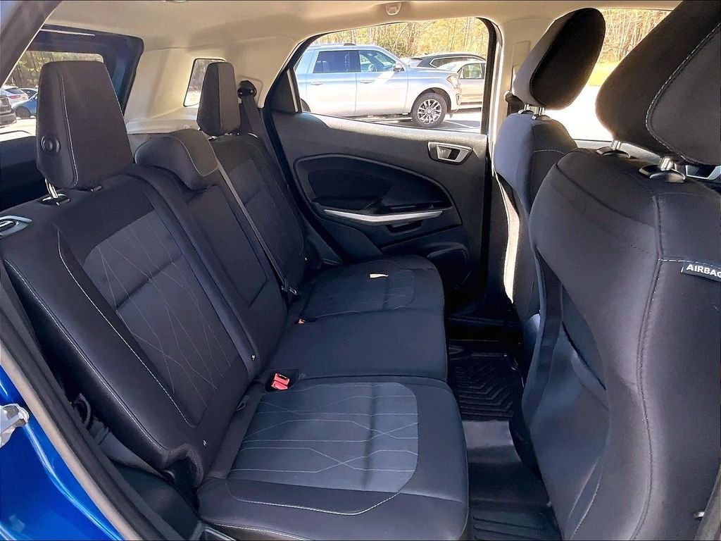 Used 2022 Lightning Blue Metallic Ford SE image 16