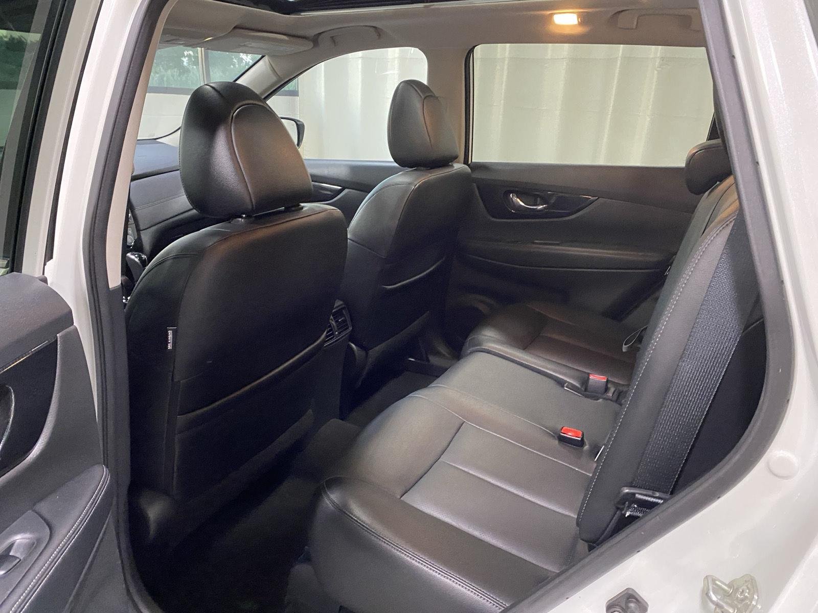 Used 2017 Pearl White Nissan SL image 15