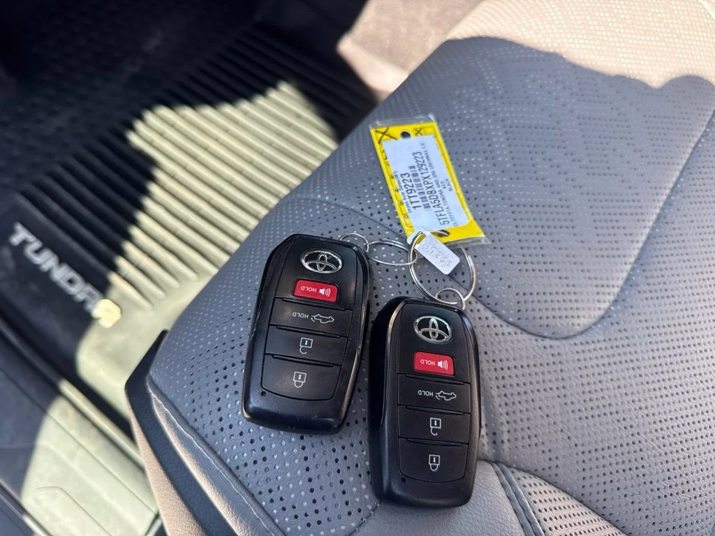 Used 2023 White Toyota SR5 image 30