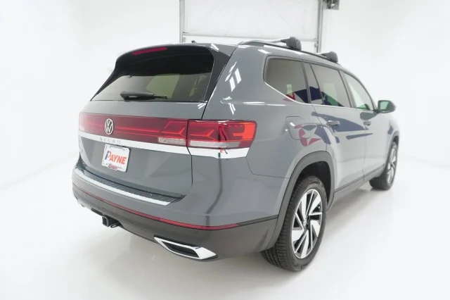 New 2026 Pure Gray Volkswagen 2.0T SE w/Technology image 5