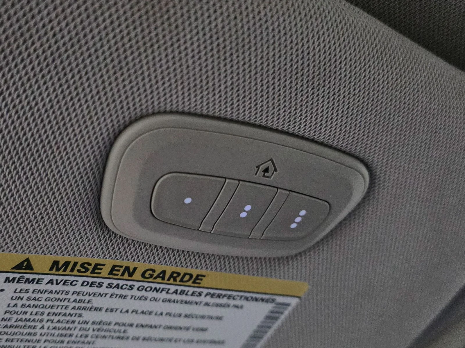 Used 2023 White Chrysler Limited image 38