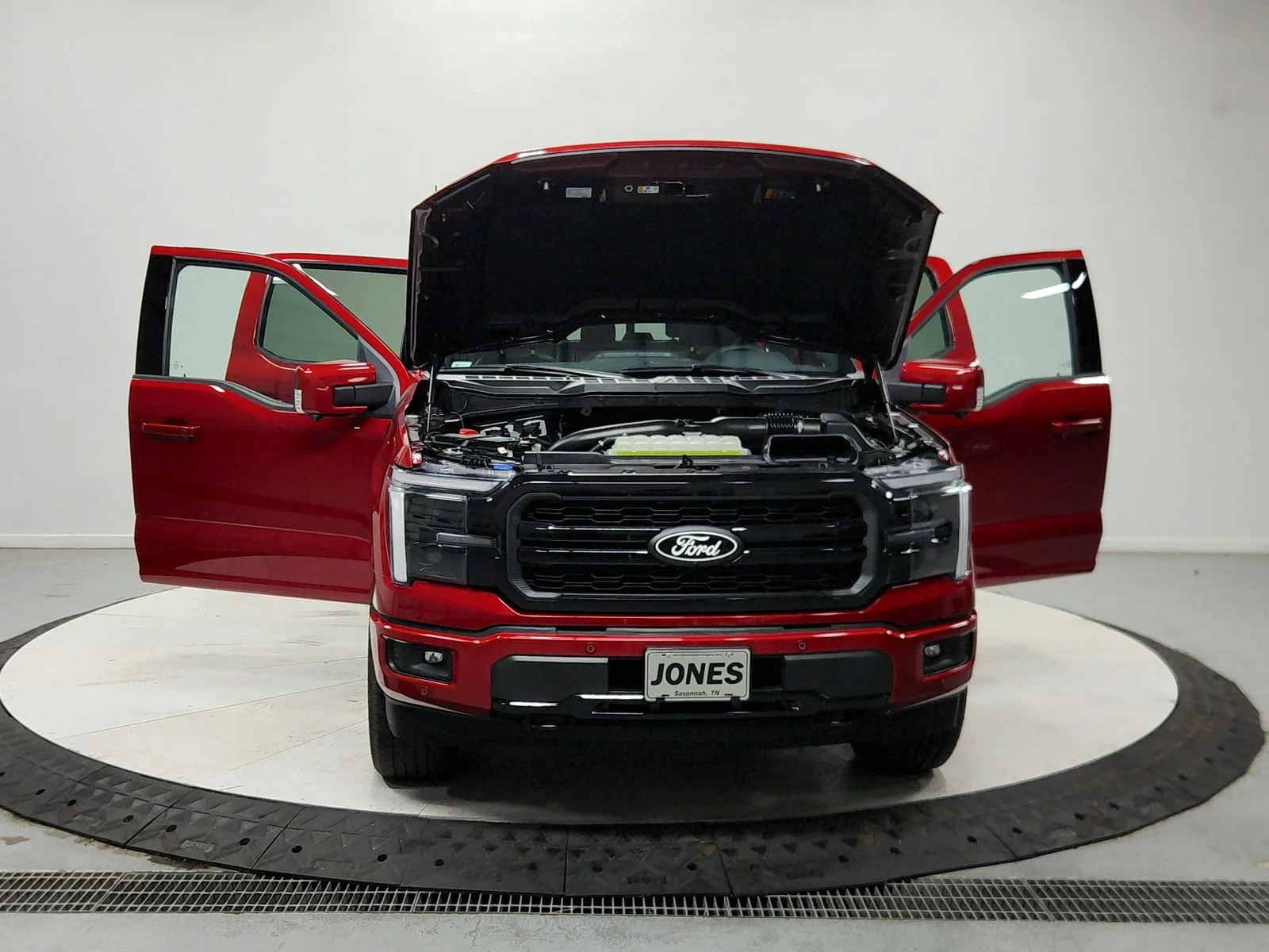 Used 2025 Red Ford Lariat image 11