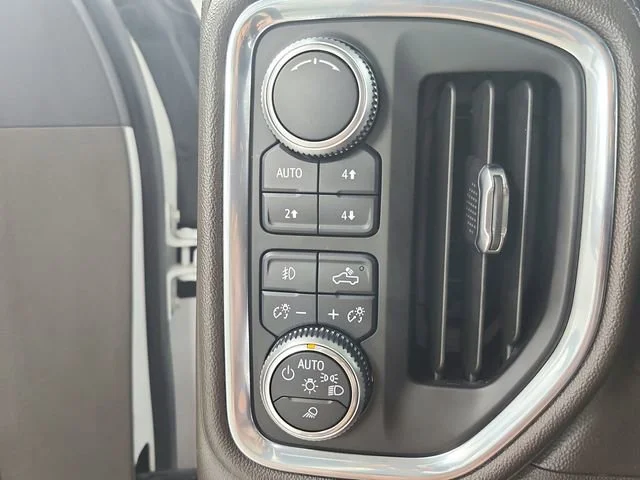 Used 2019 WHITE FROST TRICOAT GMC Denali image 30