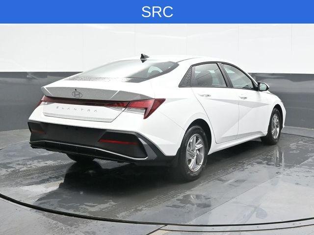 New 2026 White Hyundai SE image 9