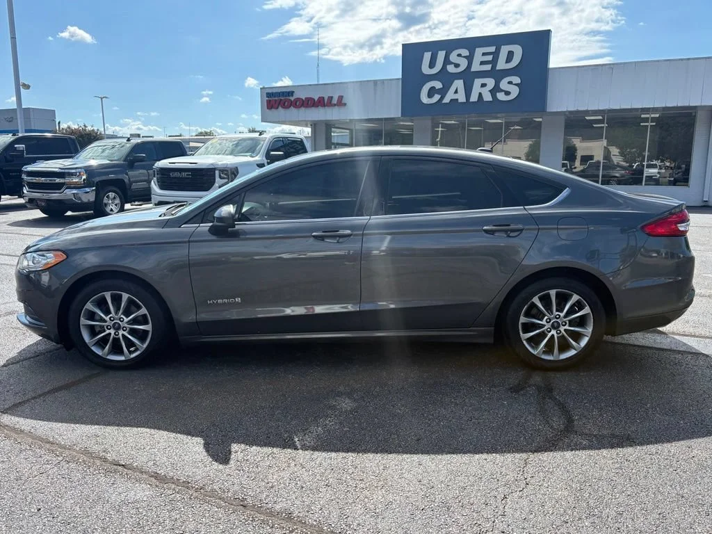 Used 2017  Ford Hybrid SE image 3