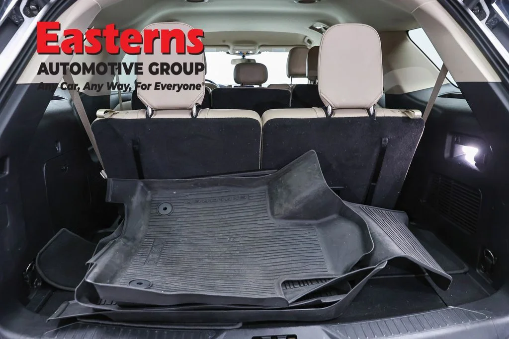 Used 2022 White Ford XLT image 9