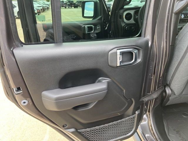 New 2026 Granite Crystal Metallic Clearcoat Jeep Willys image 21