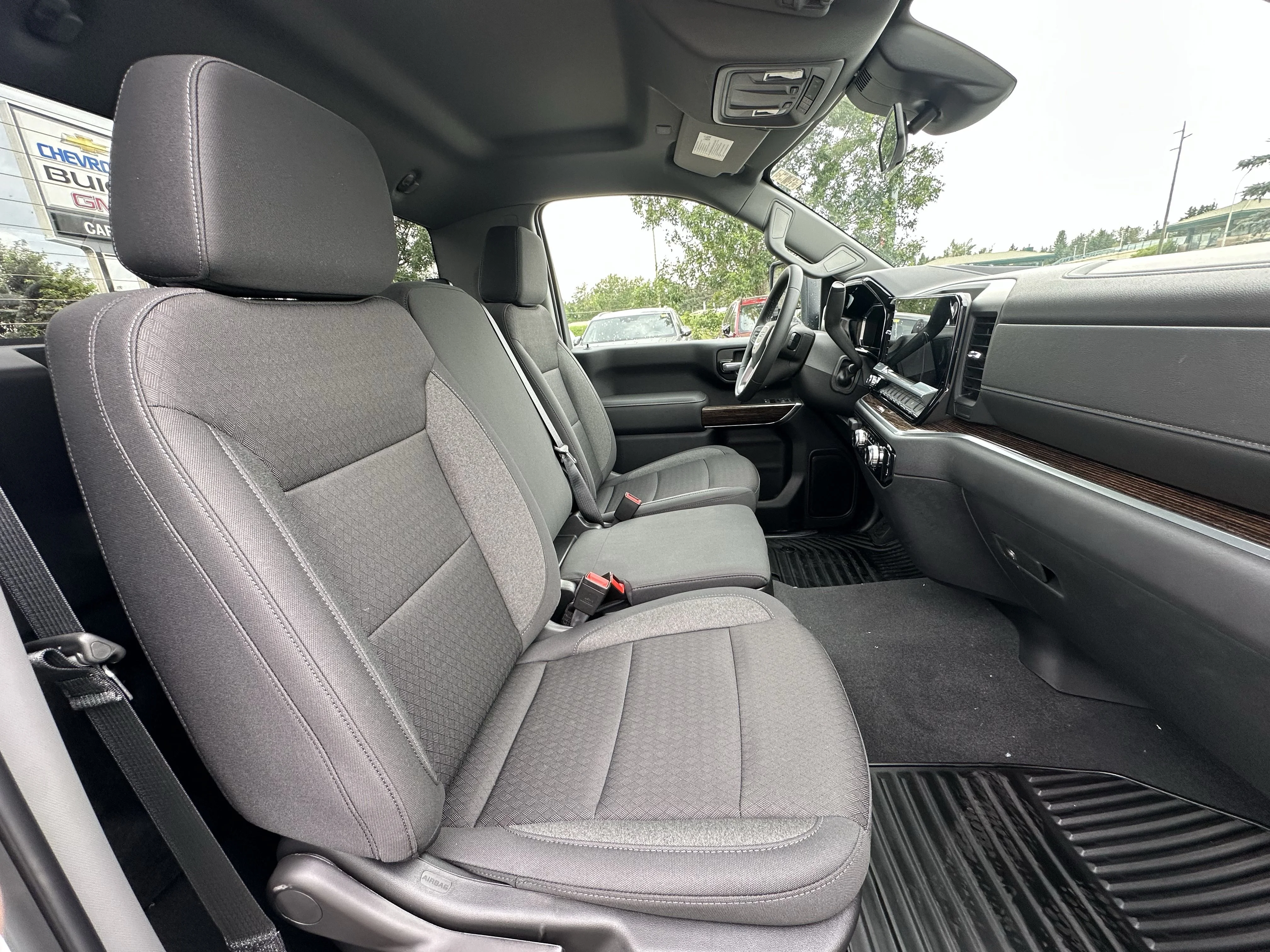 New 2026 Summit White GMC SLE image 15